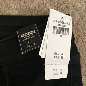 ABERCROMBIE CURVE LOVE HIGH RISE SKINNY JEANS